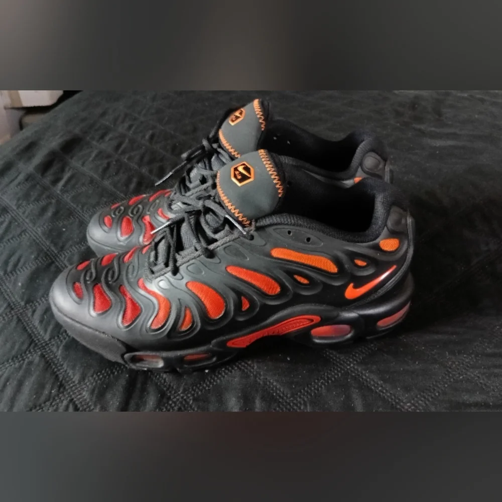 Nike Black and Orange Sneakers - Picture 3 of 7